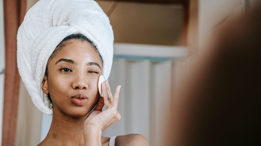 Limpieza facial adecuada para piel sensible